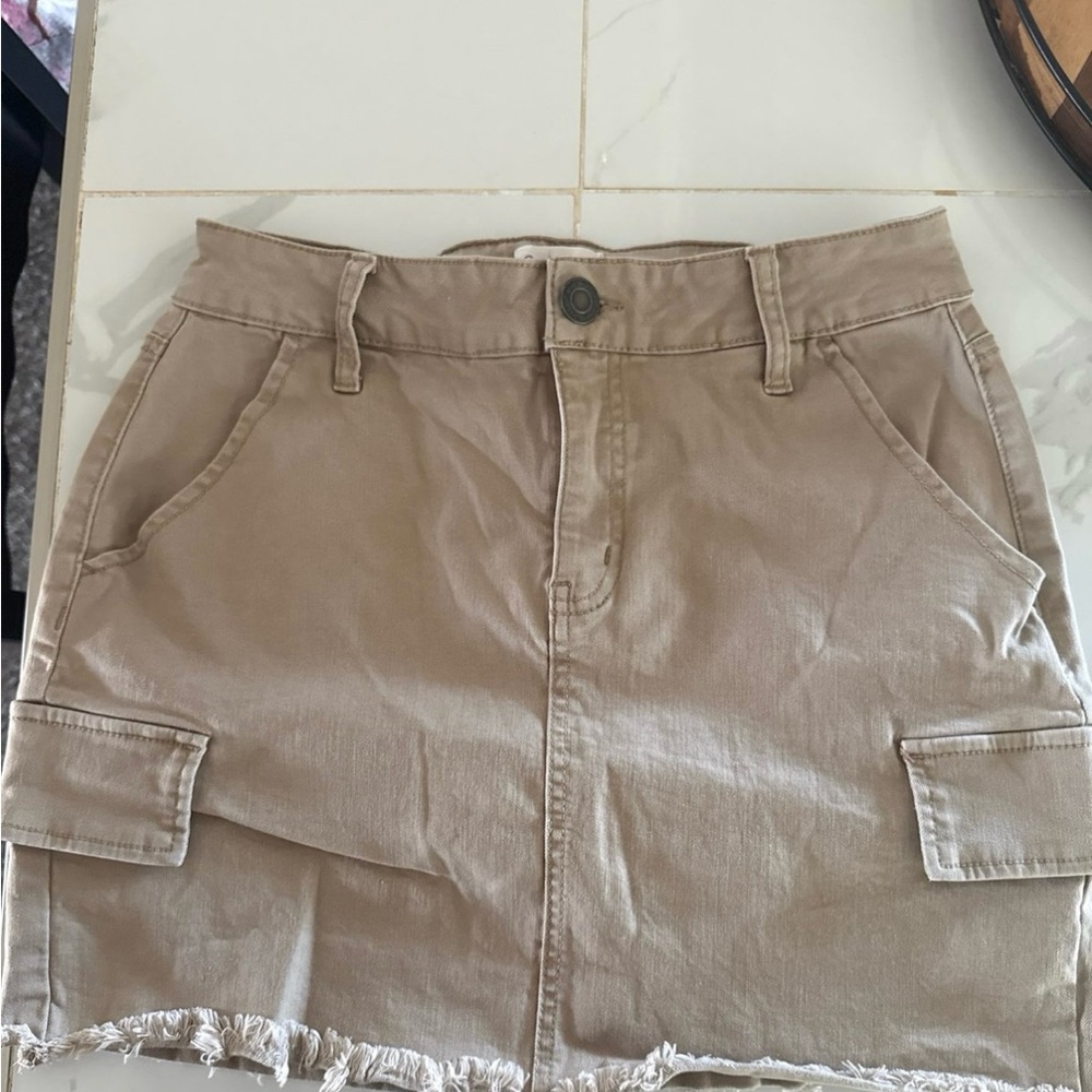 Casual Frayed Hem Cargo Pocket Skirt - Tan